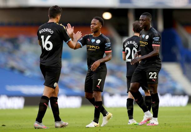 瓦伦西亚轻取曼城，托雷斯完成帽子戏法