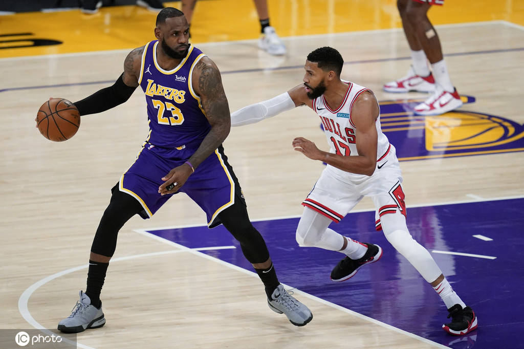 湖人翻盘北京队，拉文状态火热