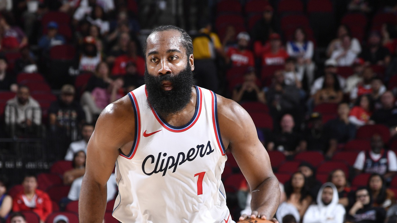 火箭轻取勇士，哈登点燃赛场