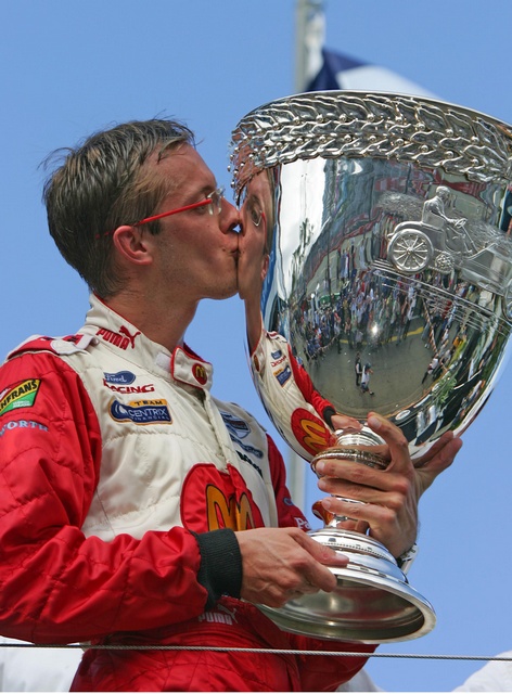 红牛车队完胜法拉利，拉塞尔高光表现