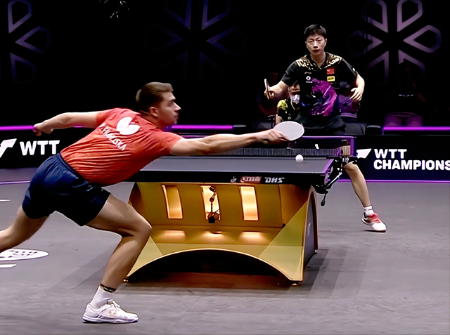 德国队轻取英格兰队，马龙带队取胜