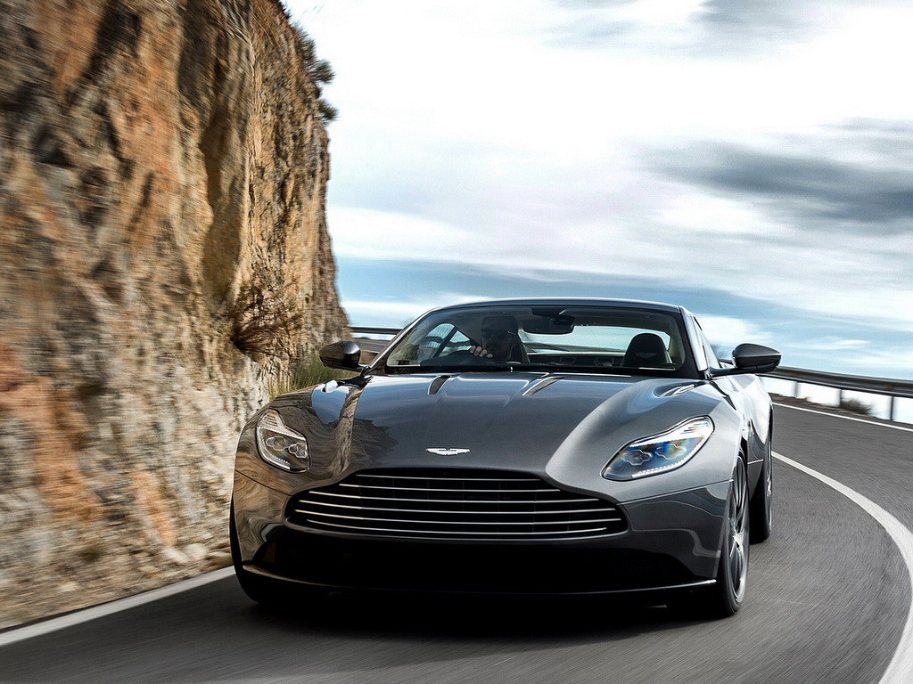 阿斯顿马丁轻取索伯车队，诺里斯高光表现