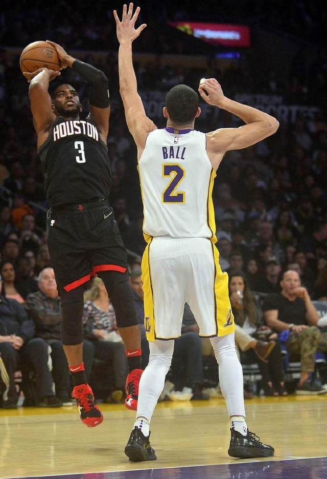 湖人完胜新疆队，保罗刷新纪录