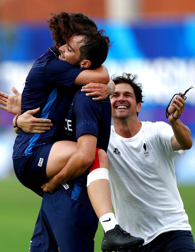 瑞典队力克法国队，林高远点燃赛场