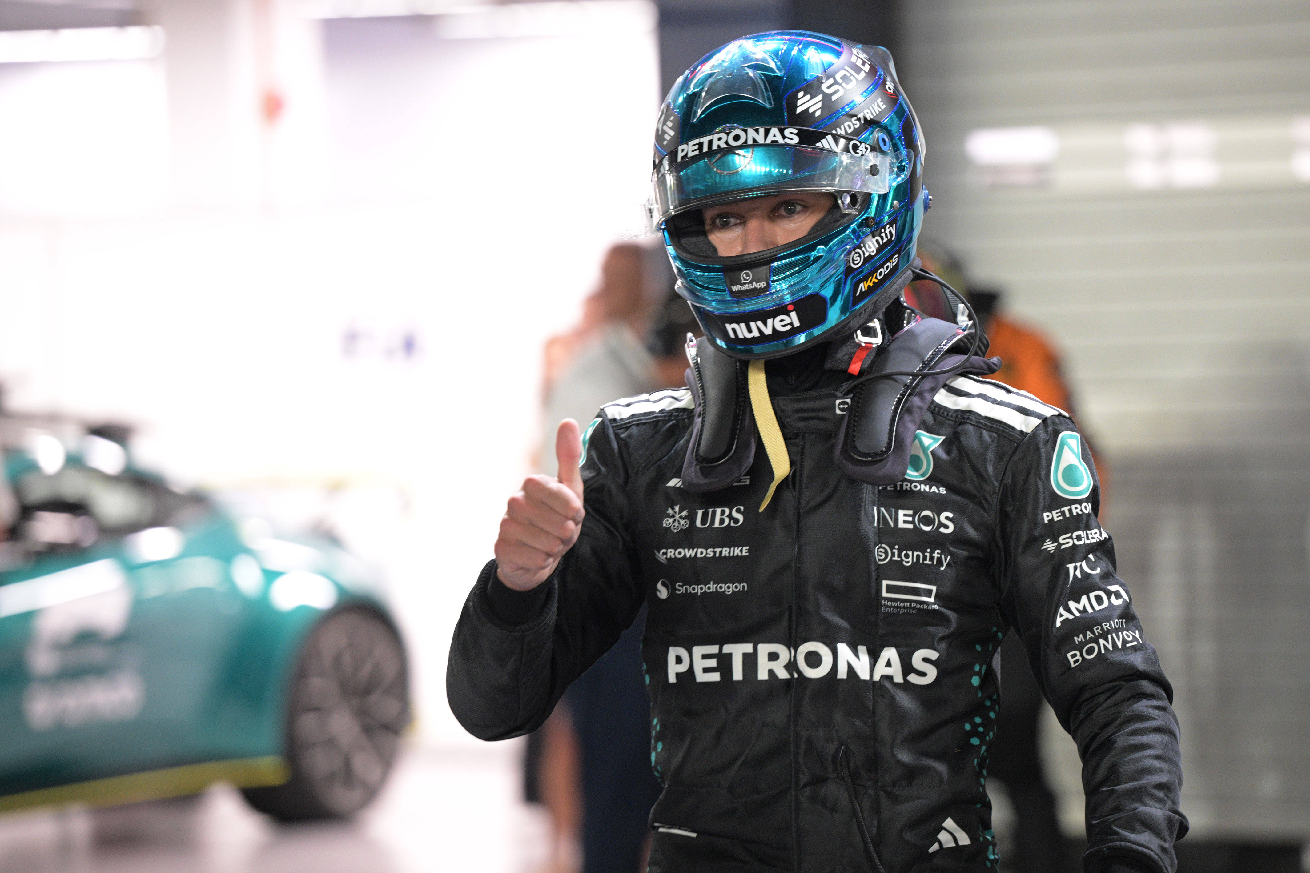 梅赛德斯轻取阿斯顿马丁，拉塞尔扛起全队