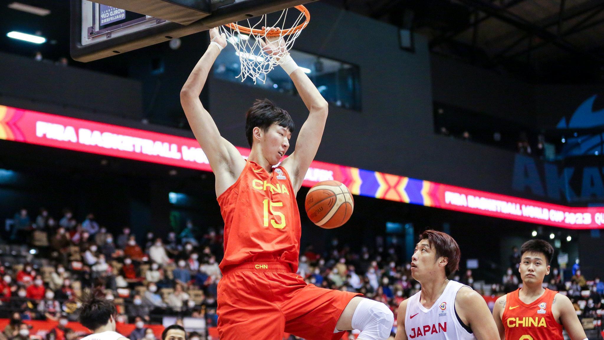 吉林队轻取鹈鹕，周琦惊艳四座